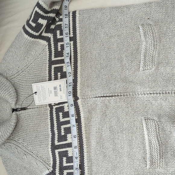 Cozy cabin sweater zip up. - Picture 2 of 8